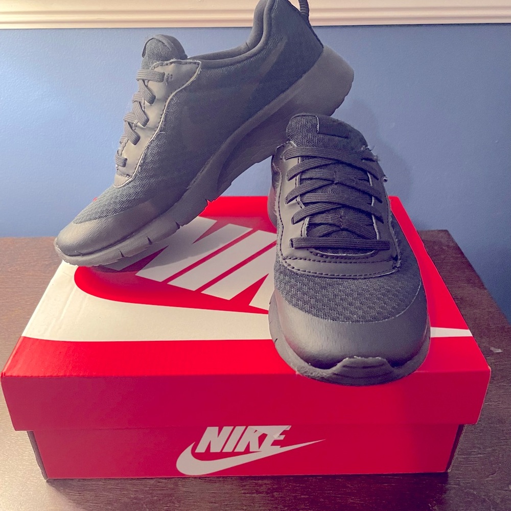 Nike Tanjun Easy On sneakers